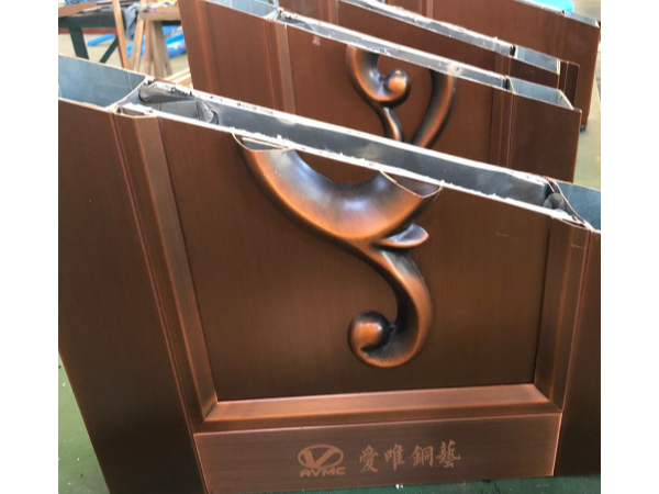 工程銅門隱患多？愛唯銅門10年經(jīng)驗(yàn)老師傅為您解憂